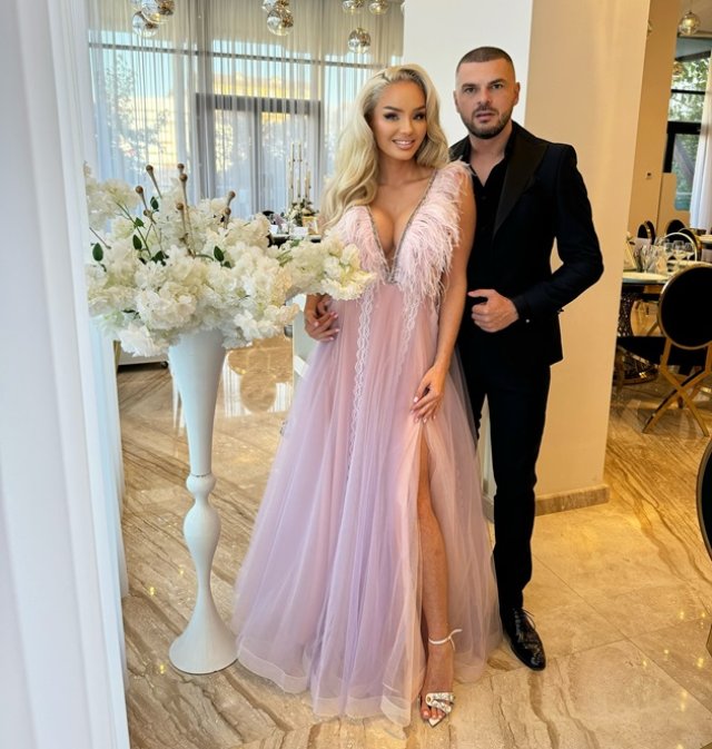 Maria Constantin, confesiune tulburătoare. Nu a vizitat mormântul tatălui ei de mai bine de doi ani. Artista și-ar fi dorit ca el să fie prezent la nunta ei cu Robert Stoica