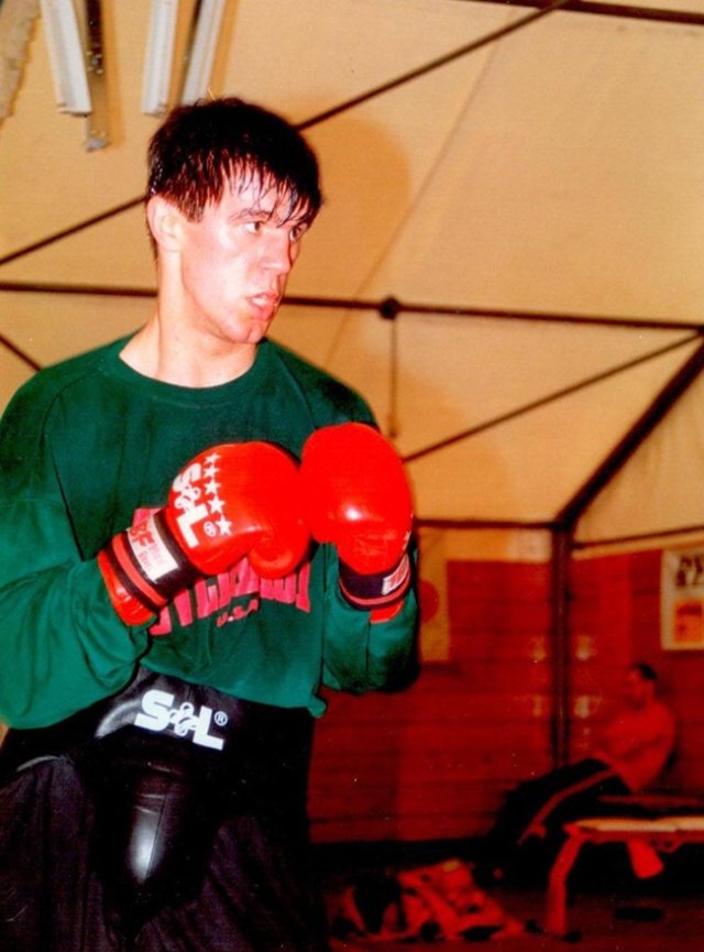 Fotografii rare din perioada de glorie a lui Mihai Leu. A fost primul român campion mondial la box profesionist. În 1987 a devenit campion mondial la juniori