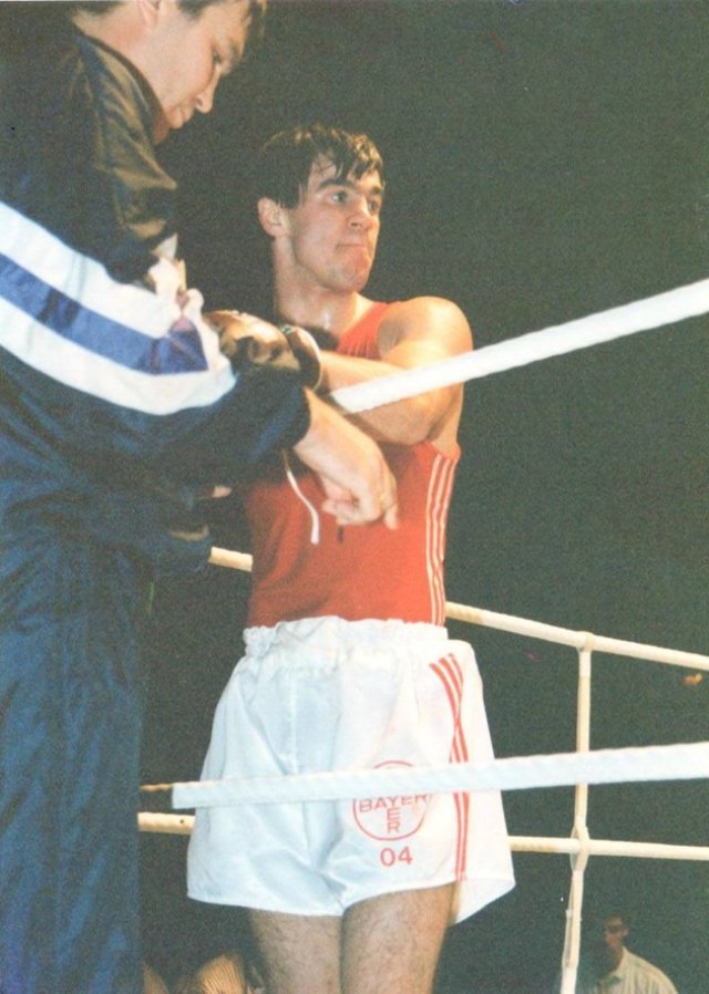 Fotografii rare din perioada de glorie a lui Mihai Leu. A fost primul român campion mondial la box profesionist. În 1997 a obținut centura mondială la categoria semi-mijlocie a versiunii Worl Box Organization
