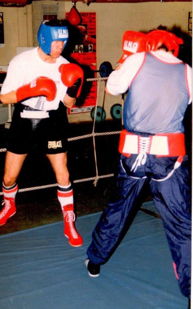 Fotografii rare din perioada de glorie a lui Mihai Leu. A fost primul român campion mondial la box profesionist și după 2000 a devenit campion la raliuri