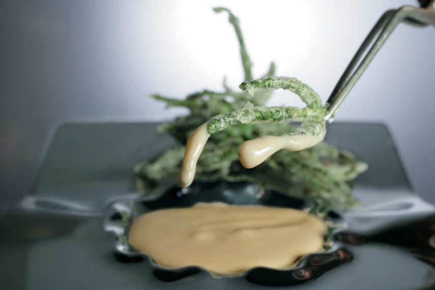 el bulli - samphire in saffron tempura with oyster crème