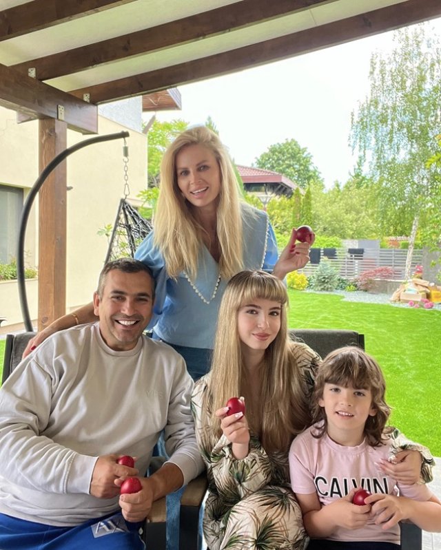 Andreea Bănică este cea mai mândră mamă. Sofia, superba ei fiică, a împlinit 16 ani. Copiii sunt cea mai mare mândrie a celor doi soți