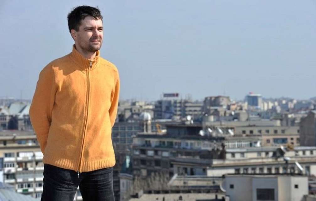 Cum l-a schimbat Franța pe Nicușor Dan. L-a învățat să se implice civic