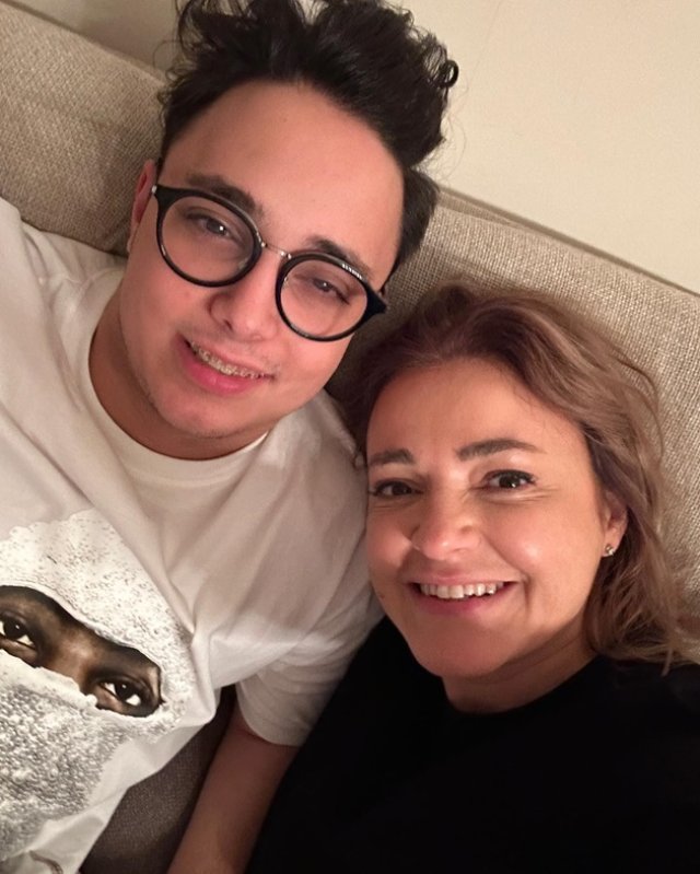 Fiul Cristinei Bâtlan este complet independent financiar la 21 de ani. Moștenește un întreg imperiu creat de mama lui, dar și-a pus bazele propriei afaceri. Este muncitor ca fondatoarea brandului Musette