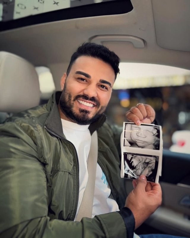 Primele imagini cu băiețelul lui Jador. A fost copleșit de emoție când l-a ținut în brațe, imediat după naștere