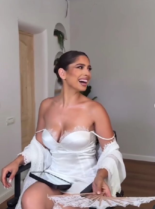 Imagini de colecție de la cea mai așteptată nuntă din fotbalul românesc. Florinel Coman și Ioana Timofeciuc, petrecere de milioane și la propriu, și la figurat. Mireasa a avut un look îndrăzneț