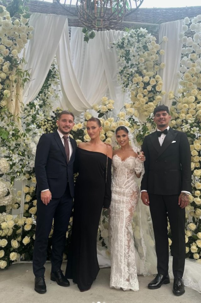 Imagini de colecție de la cea mai așteptată nuntă din fotbalul românesc. Florinel Coman și Ioana Timofeciuc, petrecere de milioane și la propriu, și la figurat. Rochia miresei a fost ușor transparentă în unele zone