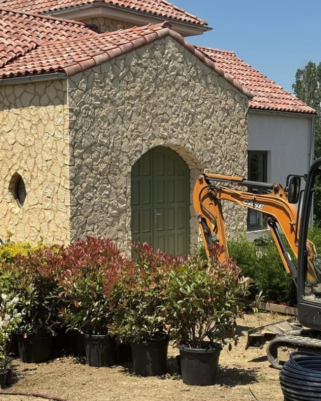 Adela Popescu și Radu Vâlcan au adus Toscana la Șușani. Cum arată casa lor de vacanță de la țară, unde se retrag departe de agitația din București