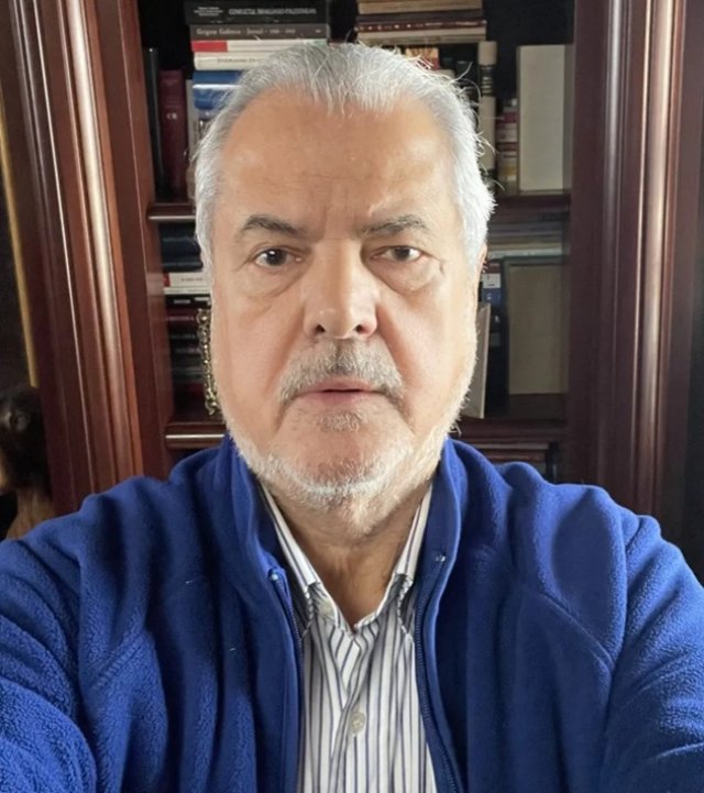 Adrian Năstase a împlinit 75 de ani. Cum arată acum, după aproape 2 decenii de când s-a retras din viața publică. Din când în când scrie pe blogul personal