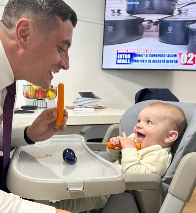 Ce mare a crescut băiețelul Ilincăi cu George Simion. Micuțul Radu este leit mama lui. Între părinții lui este o diferență de vârstă de 11 ani