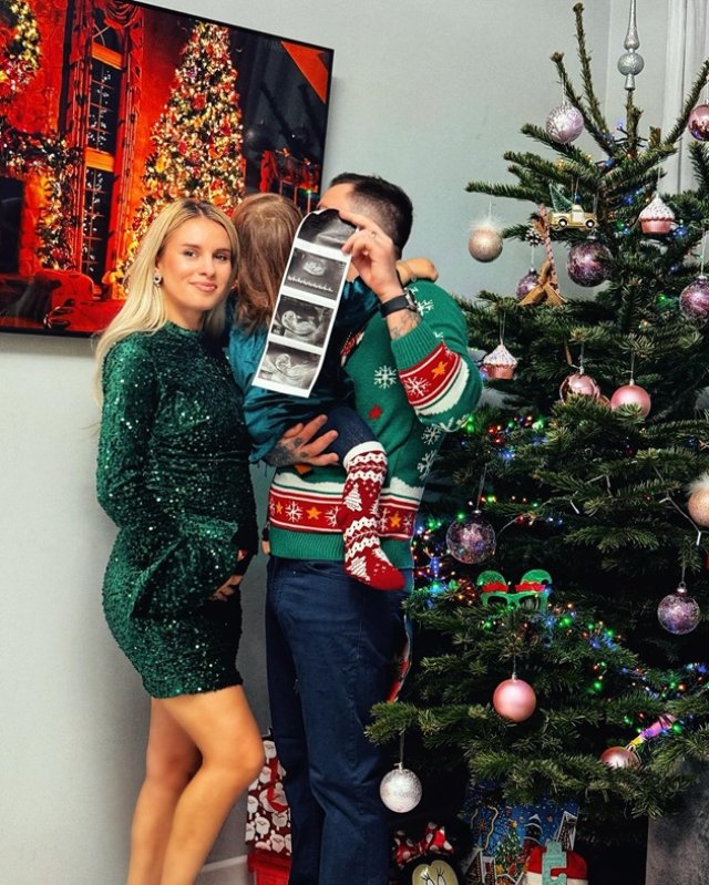 Elly și Cristian de la „Mireasă pentru fiul meu” au devenit părinți pentru a doua oară. Fosta concurentă a reality show-ului matrimonial a născut în apă. Relația lor nu a fost lipsită de provocări