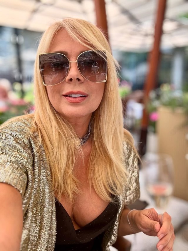Dana Săvuică a fost soacră mică! Primele imagini de la nunta de vis a fiicei sale, Julie. A fost soacră la 55 de ani