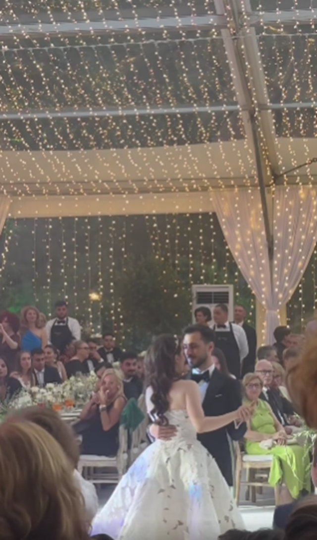 Cea mai așteptată nuntă a anului: Kira Hagi și iubitul Thomas și-au unit destinele. Petrecerea s-a ținut la Cernica Events, locație adminsitrată chiar de mire