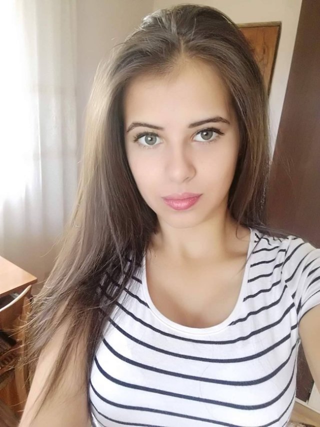 Andreea, studenta la medicină ucisă brutal de iubitul gelos, ar fi împlinit 23 de ani. Familia este încă distrusă de durere chiar dacă a trecut mai bine de un an de la momentul în care a fost înjunghiată