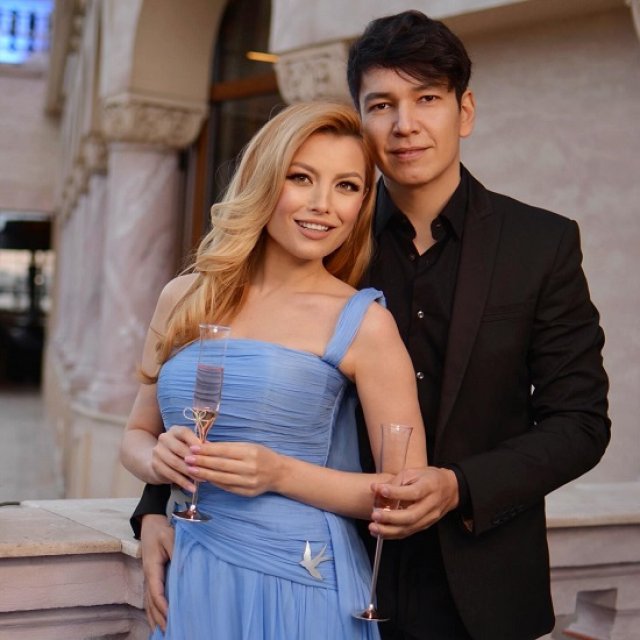 Elena Gheorghe, mesaj emoționant pentru soțul ei la aniversarea celor 13 ani de căsnicie. S-au cunoscut când Elena avea 15 ani, iar Cornel 18