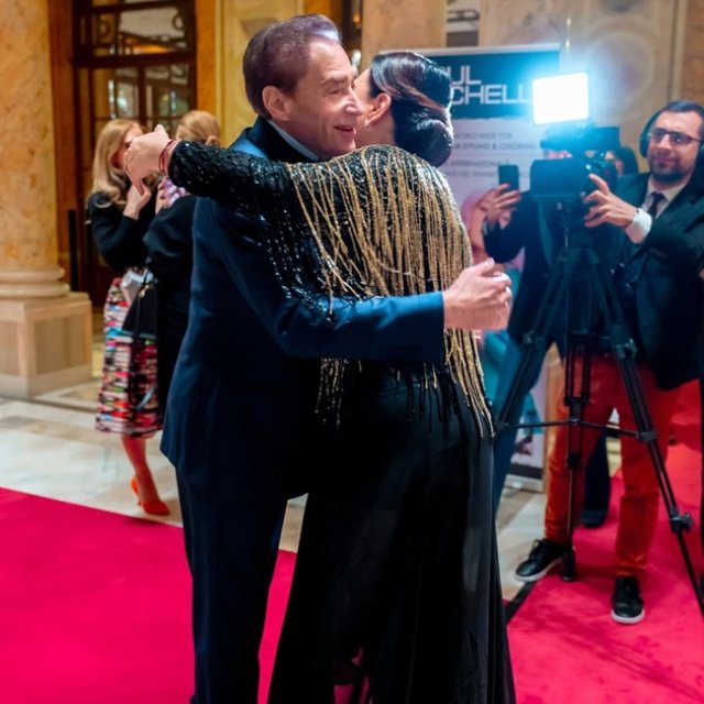 Oana Roman, mesaj extrem de emoționant pentru tatăl ei, care a împlinit 79 de ani. "Ai fost la un pas să-ți pierzi viața". Fostul politician a fost un adevărat Don Juan al anilor 90