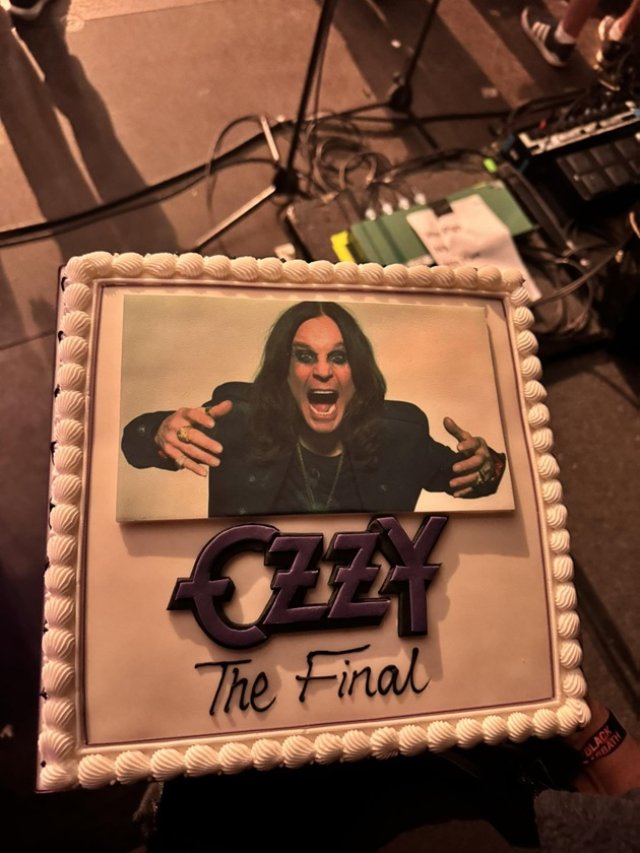 A murit Ozzy Osbourne. Artistul avea 76 de ani și a urcat ultima dată pe scenă cu doar două săptămâni înainte să se stingă. A fost concertul lui de adio