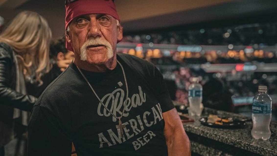 A murit legendarul Hulk Hogan. Avea 71 de ani. A jucat într-un film cu renumitul Sylvester Stallone