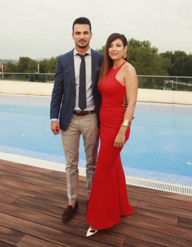 Claudiu de la Insula iubirii a cerut-o în căsătorie pe Isabel și au plecat din emisiune. Cei doi sunt împreună de 19 ani și au o fiică împreună. Cei doi au 39 și 40 de ani