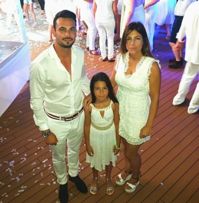 Claudiu de la Insula iubirii a cerut-o în căsătorie pe Isabel și au plecat din emisiune. Cei doi sunt împreună de 19 ani și au o fiică împreună. Femeia a mărturisit că o cerere în căsătorie era tot ce le lipsea