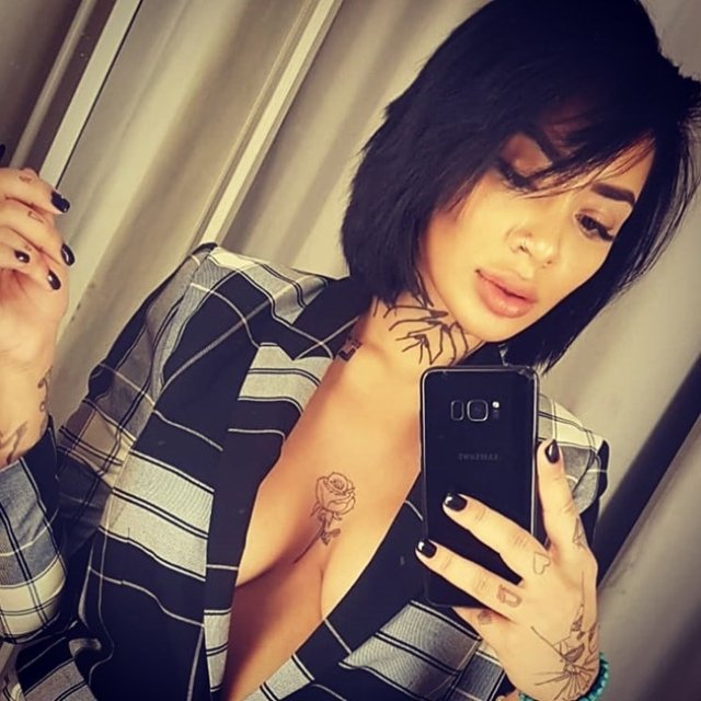 Cum arăta Naba Salem, ispita de la Insula Iubirii 2025, înainte de operațiile estetice. Imagini de dinainte să ajungă una dintre cele mai hot prezențe de la televizor. Încă are imagini vechi pe contul de Facebook