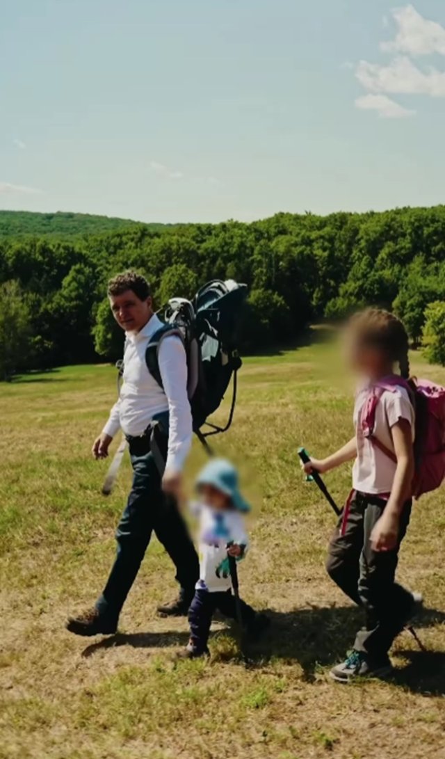 Nicușor Dan a renunțat la protocolul de la Cotroceni. A mers în drumeție cu copiii și a petrecut timp în natură cu familia. S-au reconectat toți cu natura și cultura