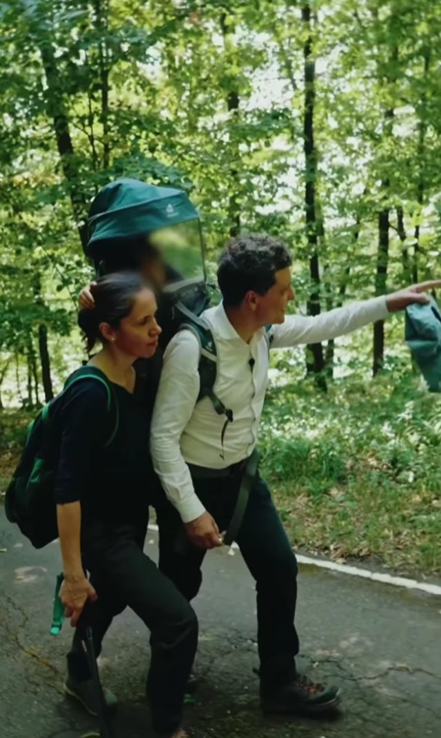Nicușor Dan a renunțat la protocolul de la Cotroceni. A mers în drumeție cu copiii și a petrecut timp în natură cu familia. Partenera lui nu a lipsit din excursia în țara vecină