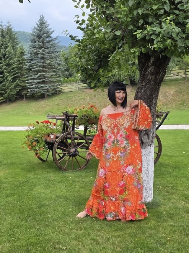 Ozana Barabancea, aspru criticată după ce și-a editat excesiv pozele. Fanii au asemuit-o cu o figură de ceară