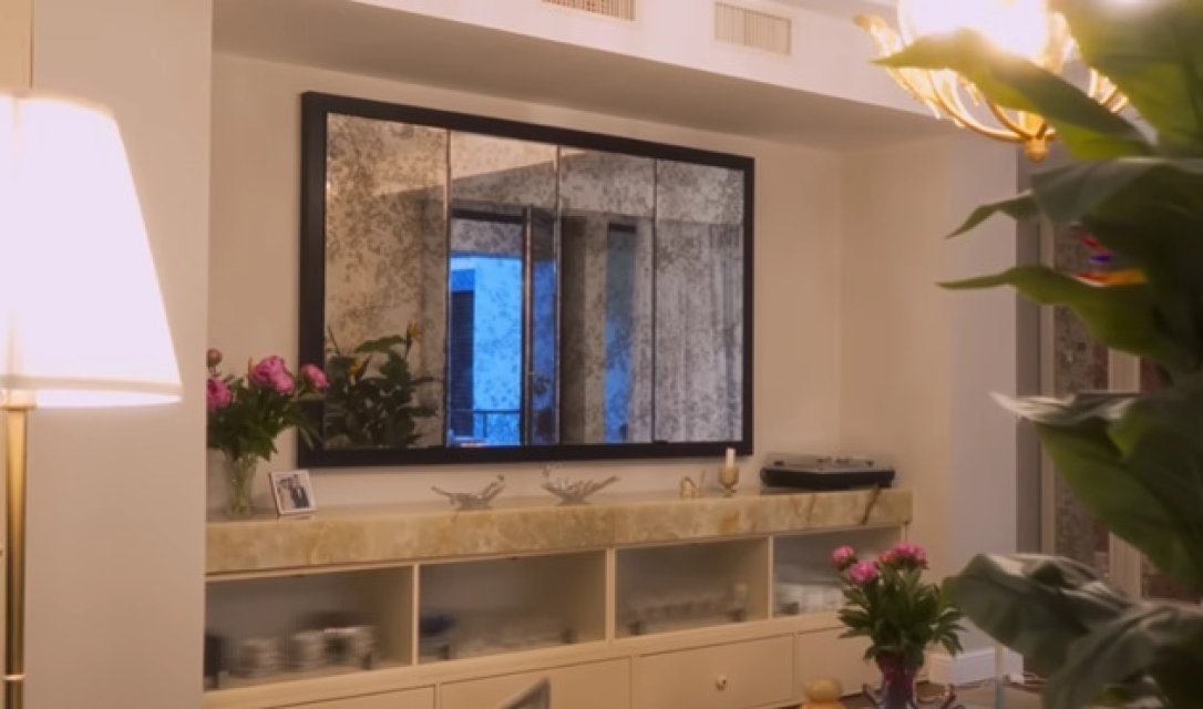 O nouă demonstrație de opulență, marca Selly! Cum arată noul lui apartament, recent renovat, într-una din zonele de lux ale capitalei. Are patru camere încăpătoare