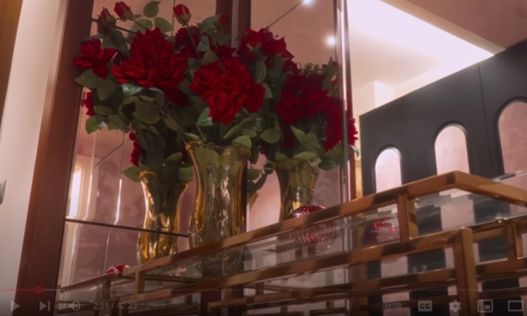 O nouă demonstrație de opulență, marca Selly! Cum arată noul lui apartament, recent renovat, într-una din zonele de lux ale capitalei. A făcut primul milion de euro la 19 ani