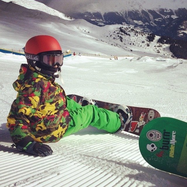 Cum arată fiul cel mare al lui Andi Moisescu. David, extrem de discret și modest, este pasionat de sporturile extreme. Vrea să lucreze la compania de producție a tatălui său