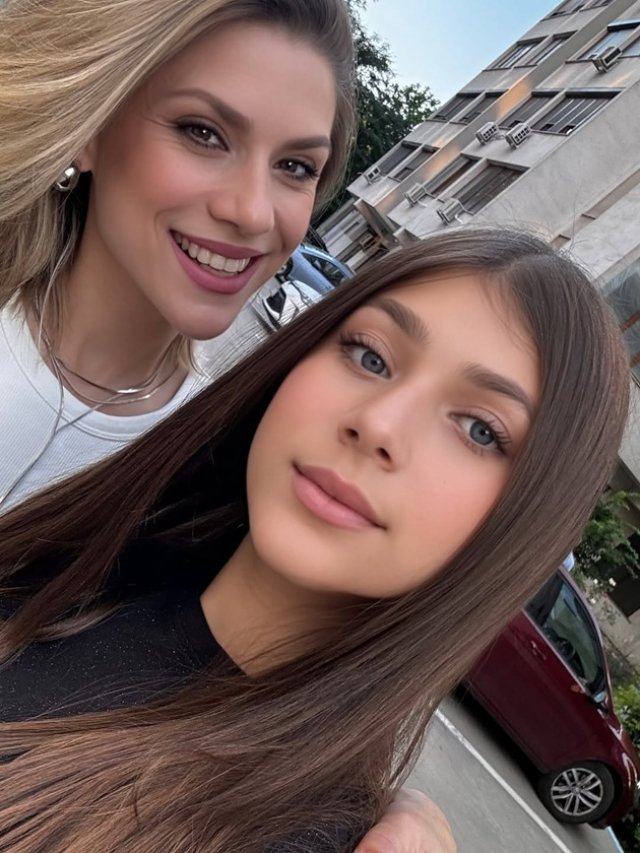 Tily Niculae, mărturisiri sincere despre dramele din viața ei. A fost la un pas de moarte de trei ori, a pierdut trei sarcini și fiica ei a făcut AVC la 12 ani. A crezut că o pierde pe Sofia