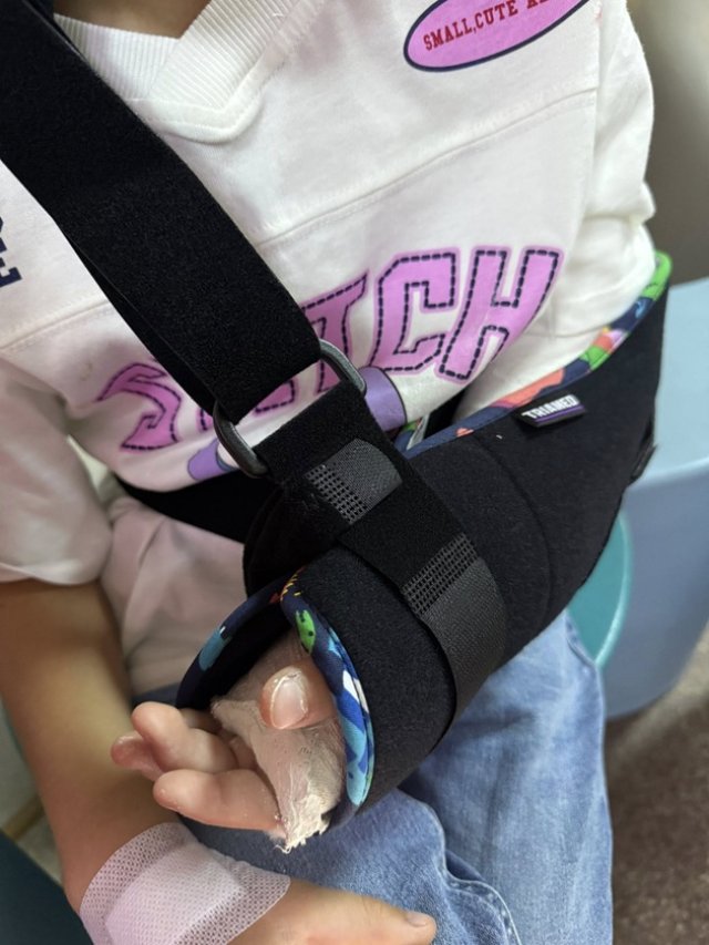 Clipe de coșmar pentru Gabriela Cristea. A ajuns cu fiica ei Victoria de urgență la spital, chiar de ziua copilei și a povestit experiența pe Facebook și Instagram
