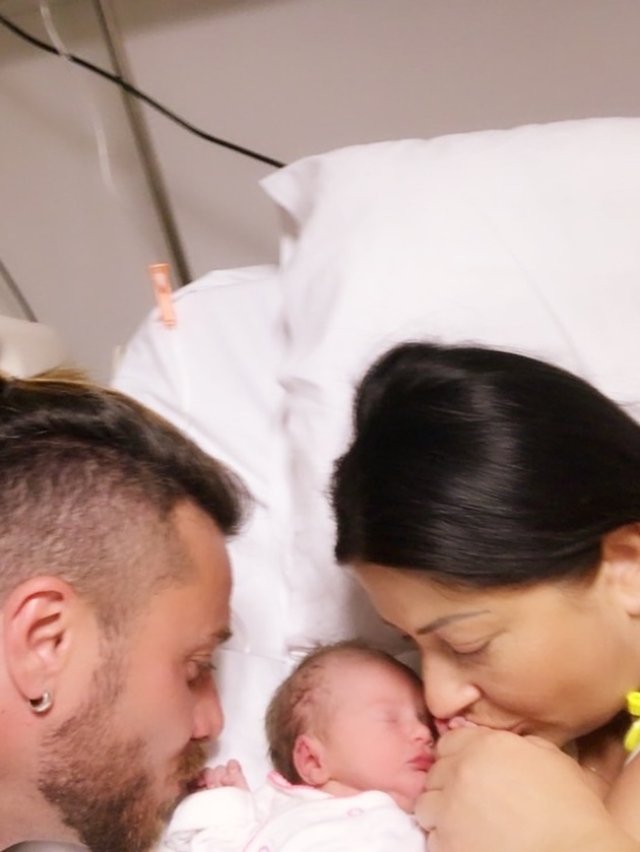 Clipe de coșmar pentru Gabriela Cristea. A ajuns cu fiica ei Victoria de urgență la spital, chiar de ziua copilei. Vedeta a rămas însărcinată pe cale naturală după cinci fertilizări in vitro