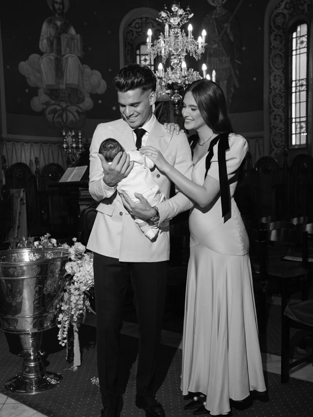 Elena și Ianis Hagi și-au botezat băiețelul în mare secret. Ce nume deosebit au ales pentru primul nepot al lui Gică Hagi. Îl cheamă Giorgios