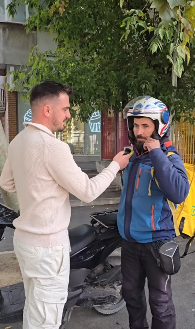 Povestea care a înlăcrimat o țară întreagă! Un tânăr român lucrează 14 ore pe zi pentru a-și salva iubita bolnavă. Frații Graur au făcut povestea lor cunoscută