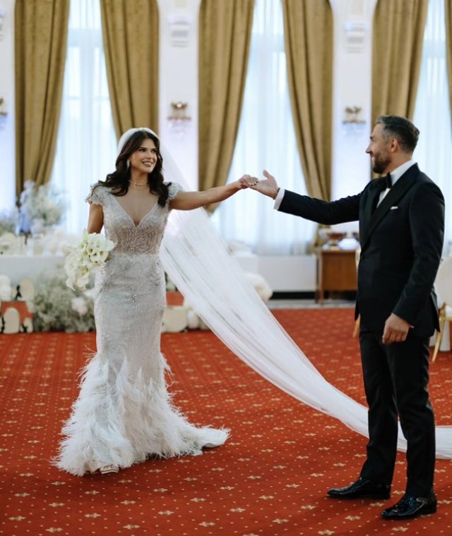 Monica Bârlădeanu a aniversat un an de căsnicie. Ce mesaj emoționant i-a transmis public lui Valeriu Gheorghiță. Au avut nunta la Palatul Snagov