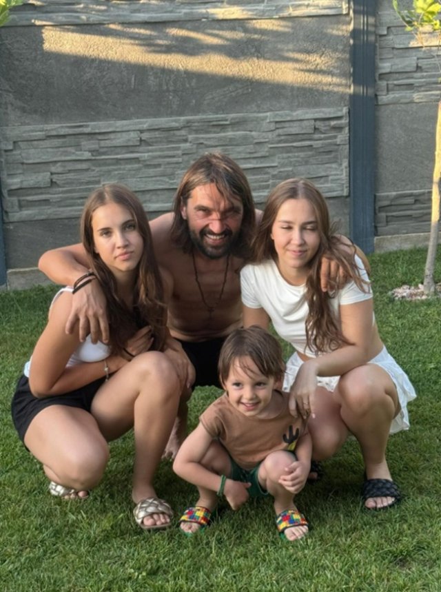 Cine este prima soție a lui Dan Alexa și cum arată fiicele lor, Casiana și Antonia. Fostul fotbalist are și un fiu din a doua căsnicie