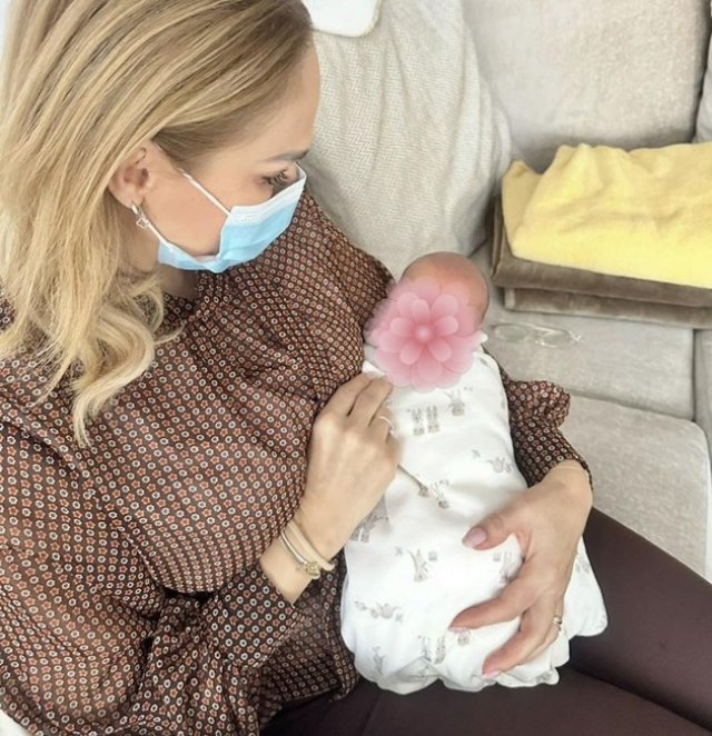 Gabriela Firea a devenit bunică. Ce nume au ales fiul și nora sa pentru primul lor copil. Europalamantarul are trei băieți