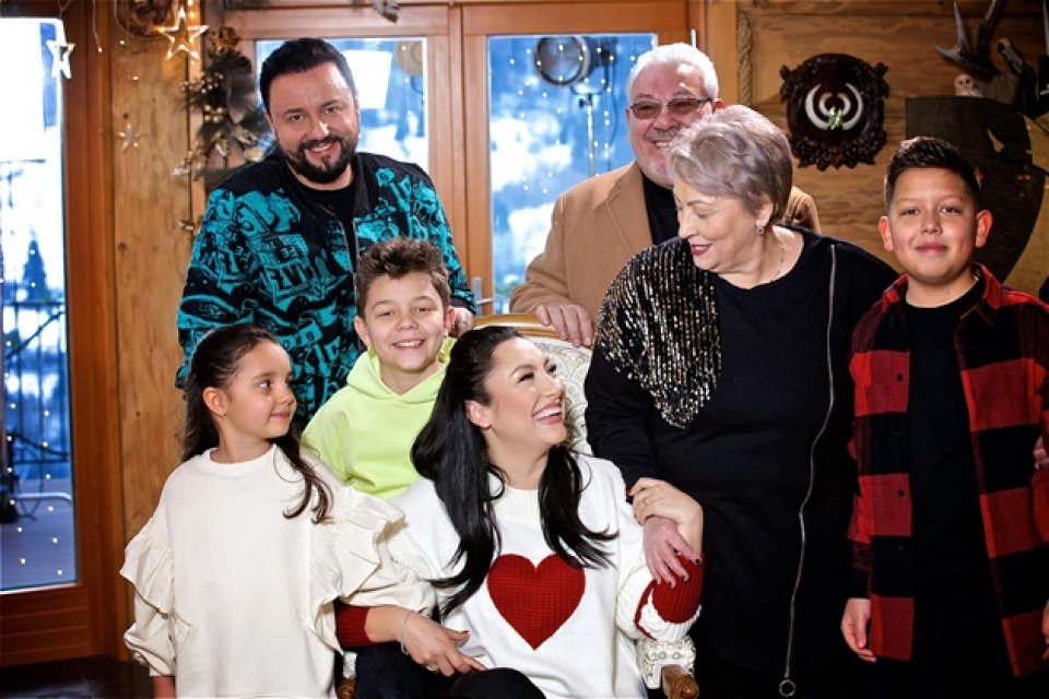 Clipe de coșmar pentru Andra. Artista a vorbit pentru prima dată despre momentul în care a aflat că mama ei are o tumoare. Familia este extrem de importantă pentru ea