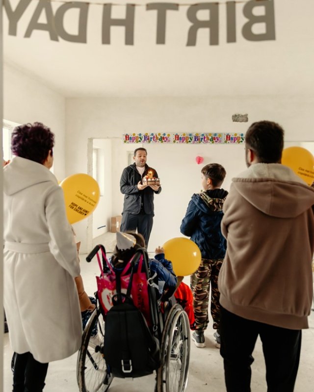 Mihai Morar, dezamăgit de viață la împlinirea celor 44 de ani. Prezentatorul Radio Zu încearcă să ajute copiii cu deficiențe să aibă o casă