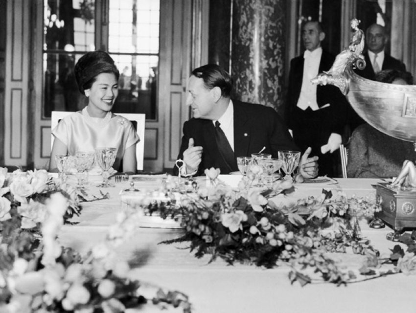 A murit "Jackie Kennedy" a Asiei. Sirikit Kitiyakara a fost soția regelui care a domnit 70 de ani în Thailanda. A fost tot timpul comparată cu Jackie Kennedy