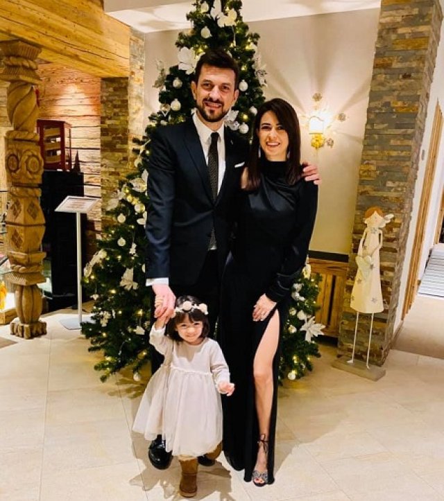 Diana  Bart a divorțat în secret, după 8 ani de căsnicie și doi copii împreună. Diana Bart și Mihai Dumitrescu au devenit pentru prima dată părinți în anul 2017