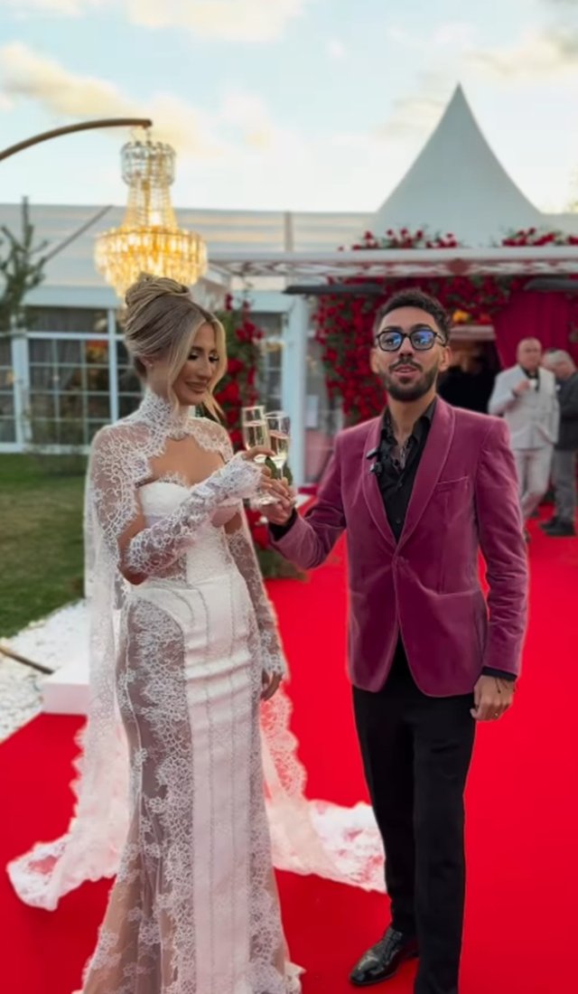 Cât a costat rochia de mireasă a Claudiei Puican. A scos din buzunar o mică avere ca să strălucească în ziua cea mare. Designerul Oana Cocîr i-a îndeplinit visul