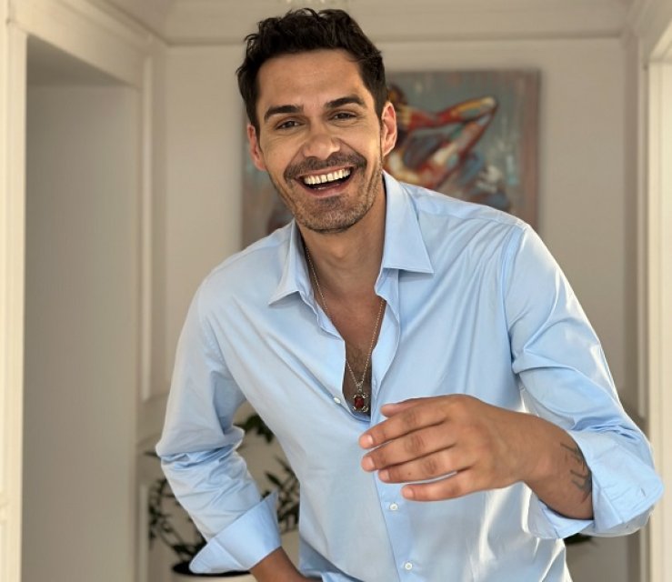 George Burcea candidează la Primăria Capitalei, susținut de Anamaria Gavrilă. Până să devină actor a fost și animator la petreceri pentru copii
