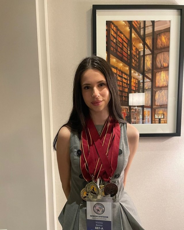 Violeta s-a întors acasă, Andreea Marin este în culmea fericirii în compania puiului ei.