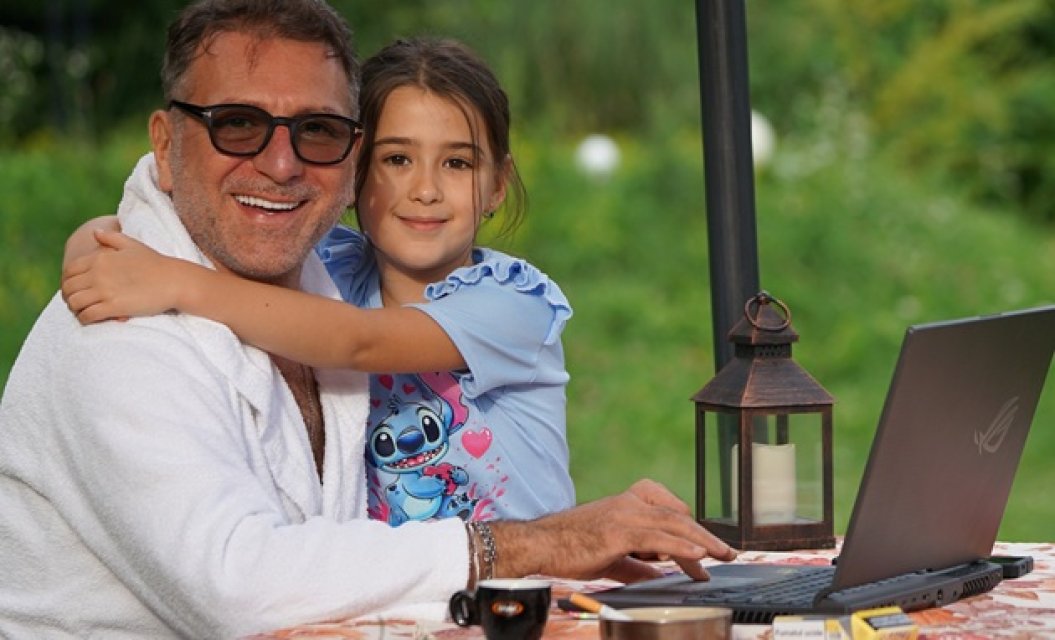 Gestul suprem de iubire făcut de Anais, fiica lui Christian Sabbagh, după ce acesta a suferit un AVC. L-a inclus și pe el în videoclipul piesei sale