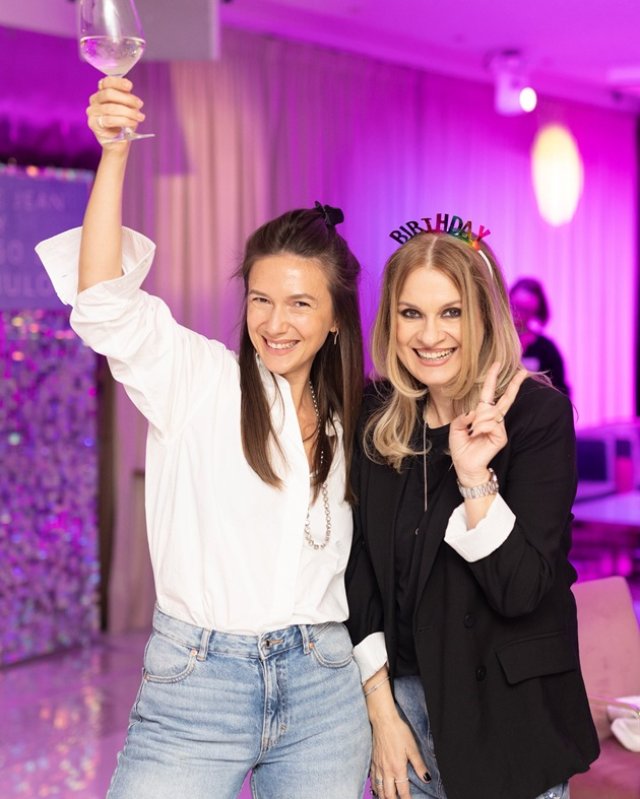 Soția lui Mihai Morar a împlinit 50 de ani. Ce urare specială i-a făcut prezentatorul: „Minunile încep cu tine”. La petrecere au participat și Adela Popescu și Radu Vâlcan