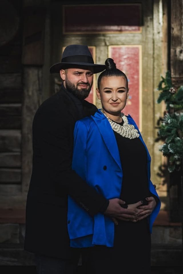 Roxana Blenche este însărcinată pentru a doua oară: „Bine ai venit în universul nostru, suflet mic”. Ea și soțul ei formează un cuplu model și stau departe de scandaluri mediatice