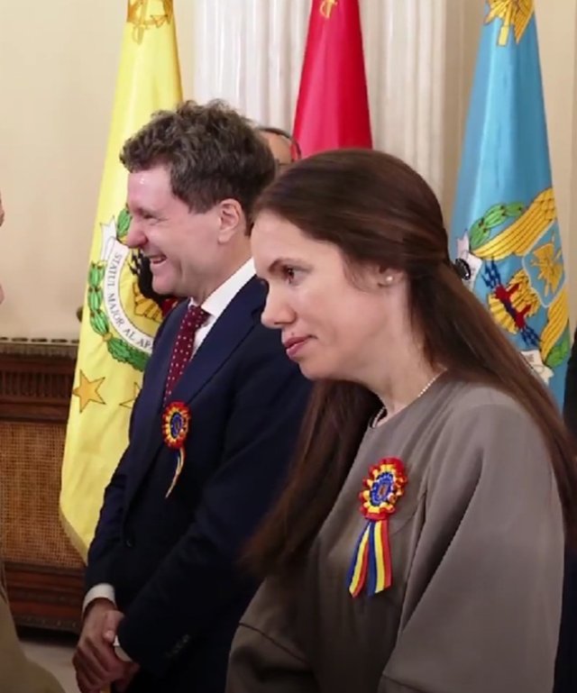 Cum s-a îmbrăcat Mirabela Grădinaru la recepția de 1 decembrie. Ce ținute au purtat vedetele prezente la Cotroceni. Mama copiilor lui Nicușor Dan a impresionat prin simplitate